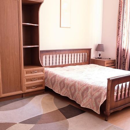 Apartment On Hanrapetutyan Street Erivan Dış mekan fotoğraf