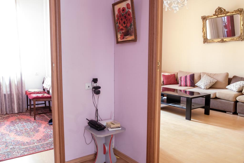 Apartment On Hanrapetutyan Street Erivan Dış mekan fotoğraf